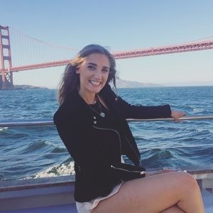 Meet your Posher, Lauren